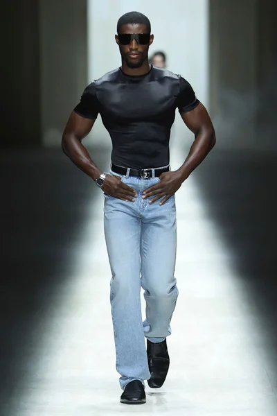 Look 8